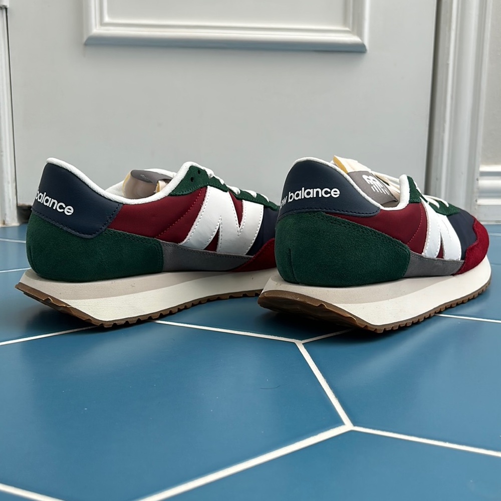 New Balance 237